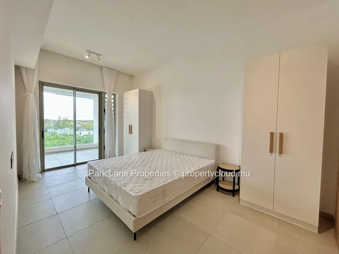 Pereybère: Spacious 3-Bedroom Penthouse with Private Terrace