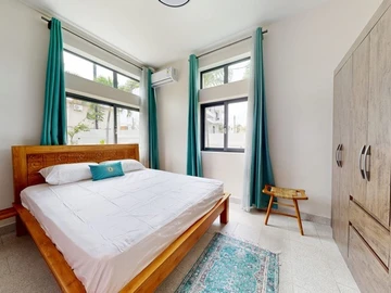 8 Bedroom House