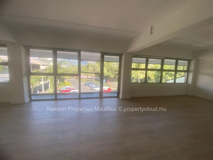  142m² Bureau à louer à Grande Rivière Noire