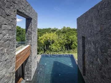 5 Bedroom Villa