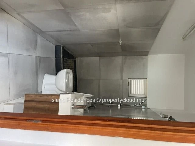 Modern fully furnished property with 2 apartments, pool and garage