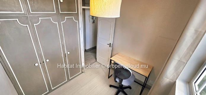 To rent: Apartment of 53 m², located on the 2nd floor (without elevator) in a residence in Curepipe