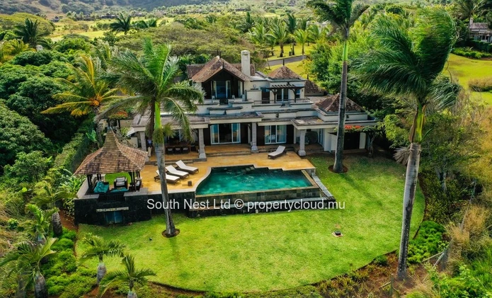 Spectaculaire villa de style colonial de 4 chambres