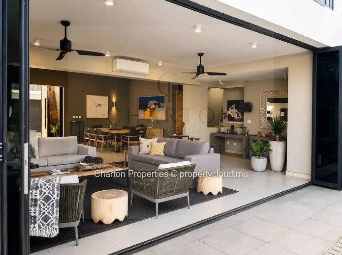 Villa contemporaine de 4 chambres avec piscine privative et prestations d'exception