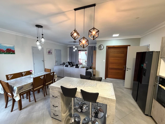 À Louer | Appartement 2 Chambres | À 5 Minutes À Pied De La Plage | Trou Aux Biches