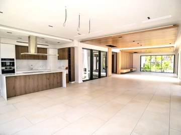 4 Bedroom Villa