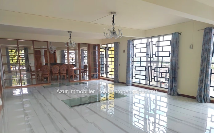 CANDOS: Luxury 4 bedroom house
