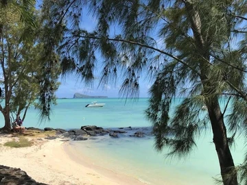 Calodyne - Residential Land close to the beach !