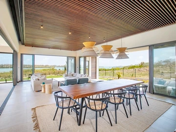 4 Bedroom Villa