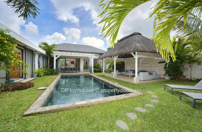 Modern 4 bedroom villa with private pool in the heart of Grand Baie