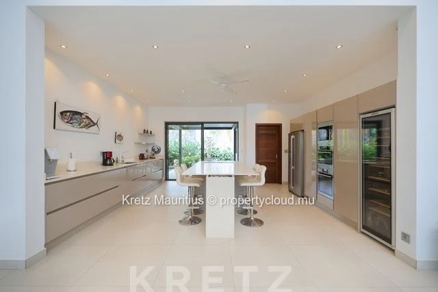 Exceptional villa with a huge swimming pool