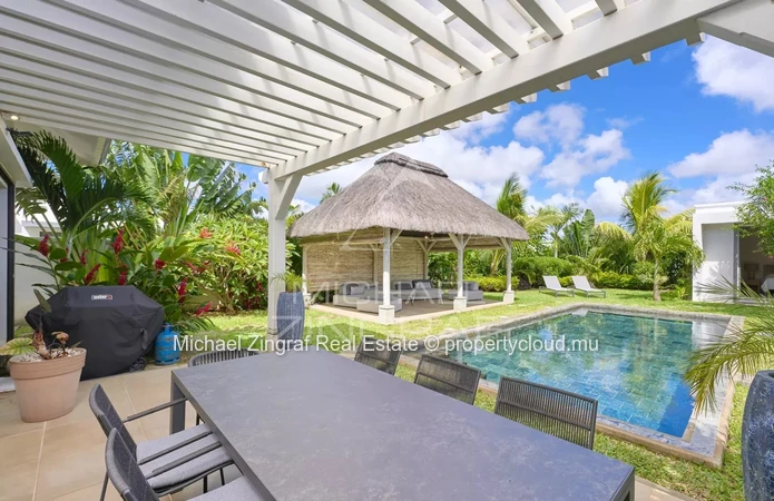4-Bedroom Villa in a Secure Residence Grand Bay