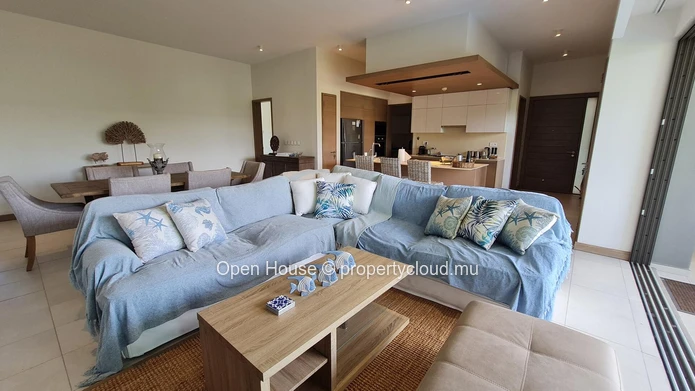 Mont Choisy Park in Grand Baie - IRS Apartment for sale 214m², 3 bedrooms, shared swimming pool, accessible to foreig...