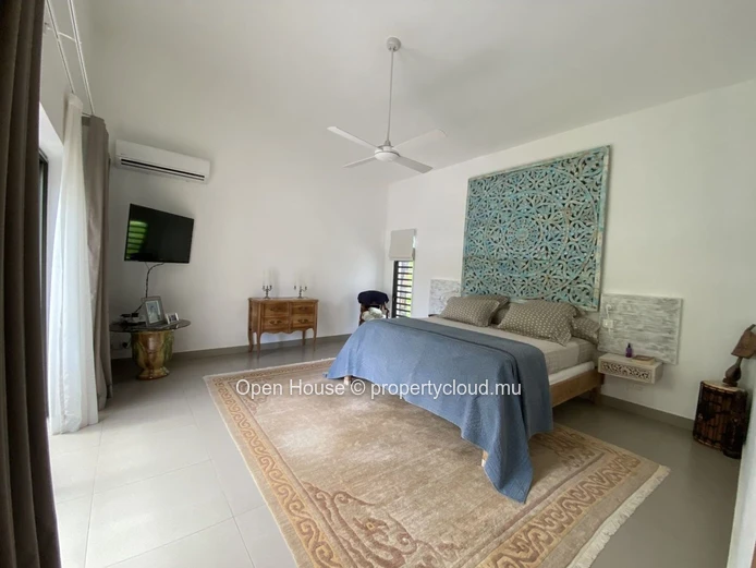 Modern villa in Grand Baie