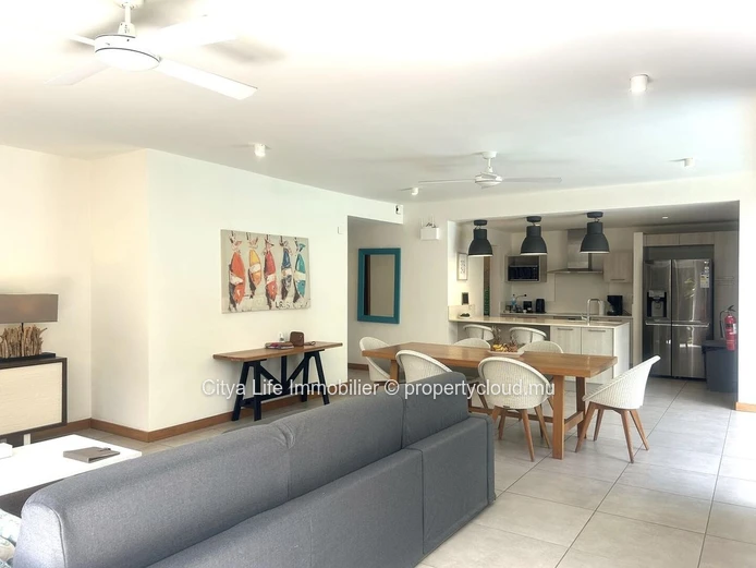 Luxurious RES Villa with Private Pool in Rivière Noire - Black River Area! 3 Beds, Solar Panels, Close to Amenities. ...