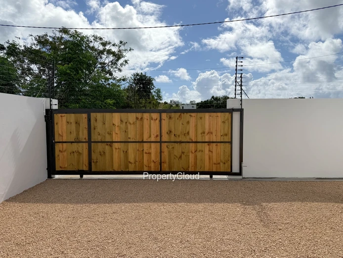 À Vendre | Villa Neuve De 3 Chambres Avec Piscine Privée À Grand-Baie | Rs 11 M, Négociable