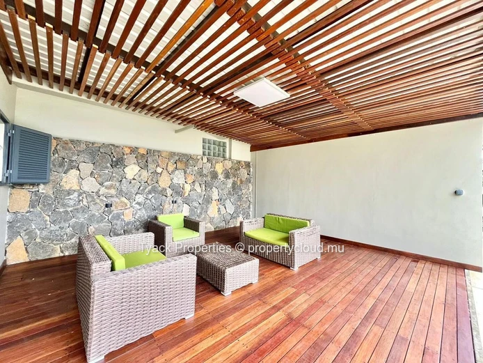 Villa élégante de 4 chambres avec vue mer à Vieux Grand Port