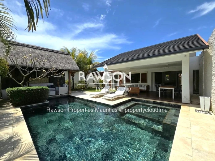 Villa 3 Chambres | Piscine | Accessible Aux Étrangers | Le Clos Du Littoral | Grand Baie | 880 000 Usd