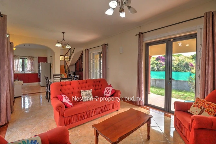 4 bedroom house of 168 m2, on a plot of 467 m2