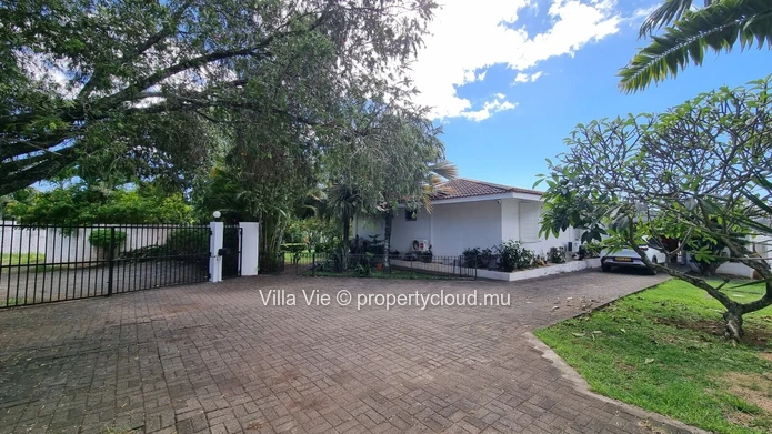 Péreybère - Maison familiale de 3 chambres avec piscine et grand jardin