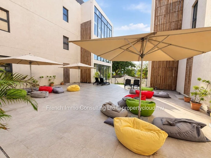 Superbe appartement 2 chambres a la residence one bay de pereybere , piscine privative et commune 