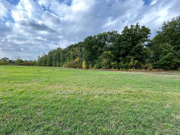 Terrain de 1 arpent à vendre à Pointe aux Biches