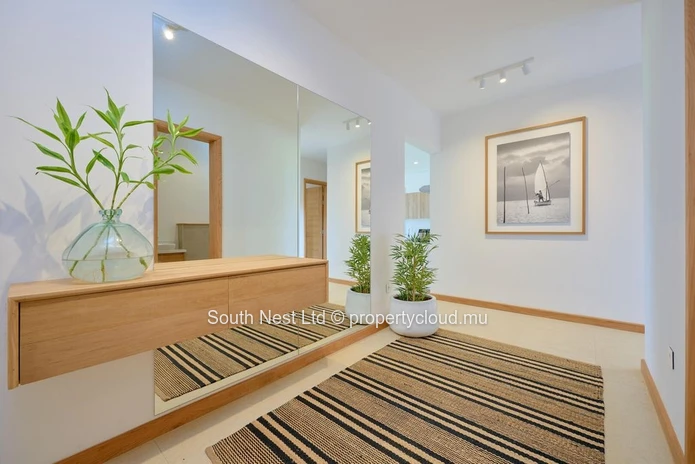 Elegant Garden Apartment in a Prestigious Residence – Belle Vue Harel