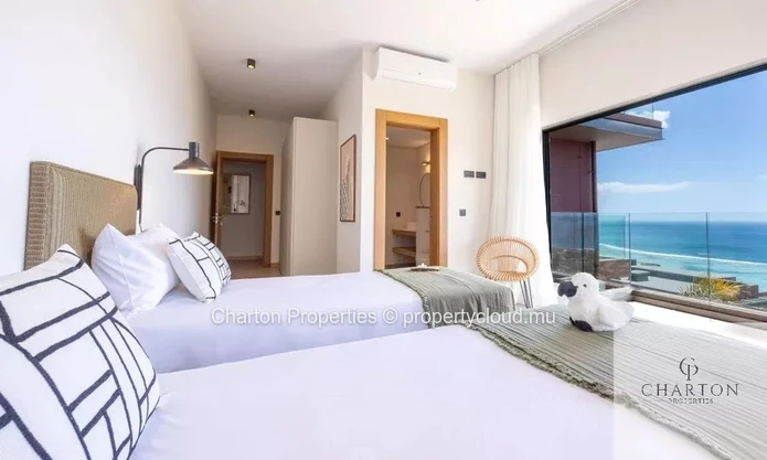 Exceptional 4-bedroom villa - Panoramic view of Le Morne & spectacular sunsets