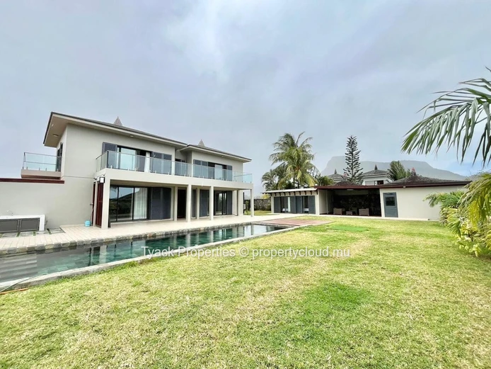 Villa élégante de 4 chambres avec vue mer à Vieux Grand Port