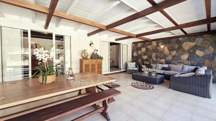Vintage Living 