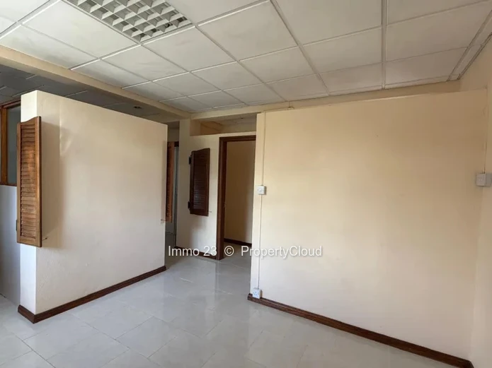Bureau - 70m2 - Quatre Bornes - Ref. BU84578LO