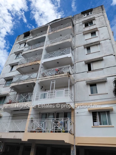 Appartement A Vendre Au Coeur De Quatre Bornes.