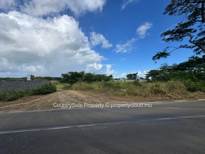 Commercial Land for Sale with Building Permit – La Salette, Grand Baie