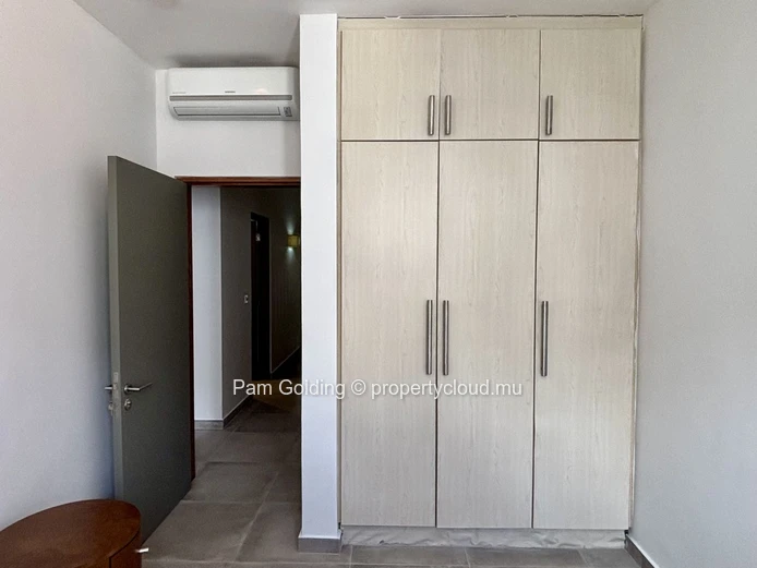 Duplex 3 Chambres à Vendre à Pereybere, Île Maurice | Vie en Bord de Mer à La Residence
