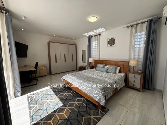 SINGLE-LEVEL VILLA WITH 3 BEDROOMS, SWIMMING POOL AND TROPICAL VERANDA – Grand Baie