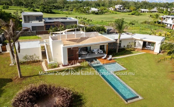 Contemporary Villa with Panoramic Golf Views