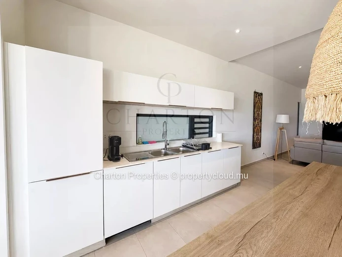 New 3-bedroom apartment with en-suite bathrooms and mountain views