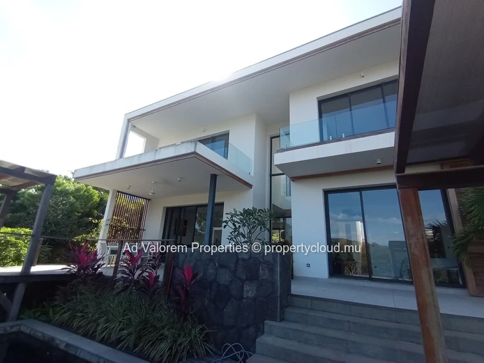 Luxury Villa with Private Pool in Tamarin, Rivière Noire - Black River Area - Sea, River, and Mountain Views - Close ...