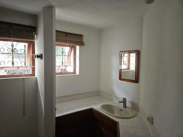 5 Bedroom Villa