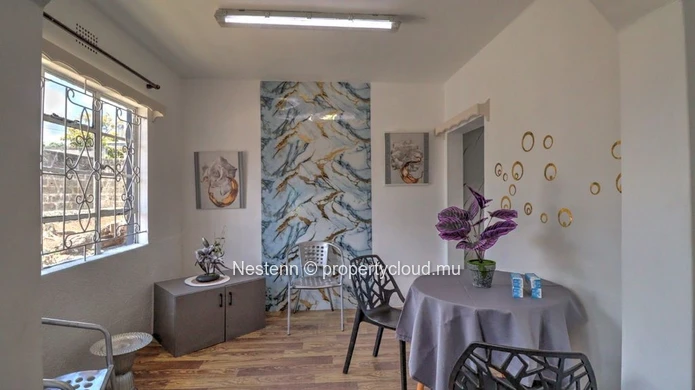 Spacious 4-Bedroom House for Sale in Phoenix – Great Family Opportunity!