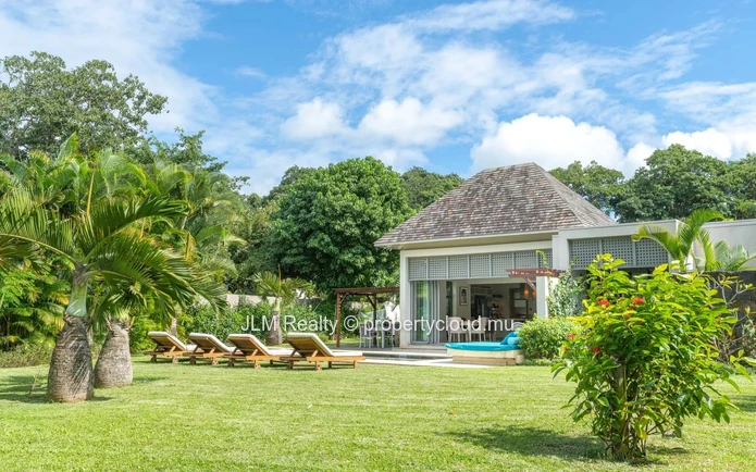 Villa d’Exception avec un magnifique Terrain vue golf à Vendre dans un Domaine Golfique