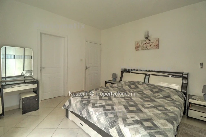Spacious apartment for rent – Prime location in Quatre Bornes