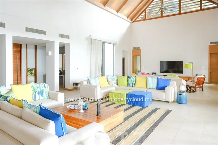 Exceptional Island Signature Villa in the Heart of the Golf Estate