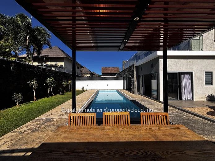 Exceptional 4 En-Suite Bedroom Villa With Private Pool – Pereybère
