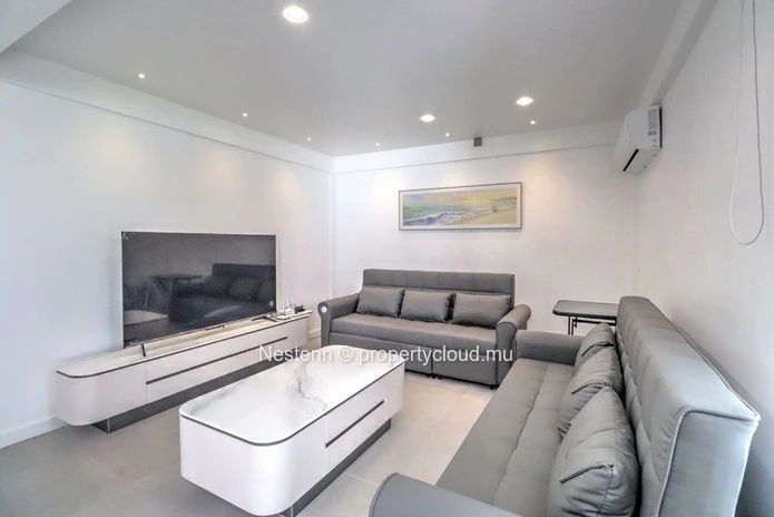 Appartement 2 chambres récemment rénové à louer à Pointe aux Canonniers
