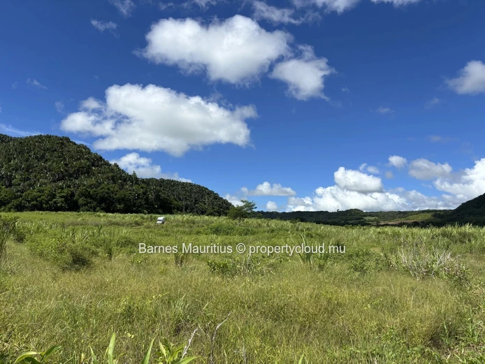 Le Val - Terrain Agricole - 5638,37 m²
