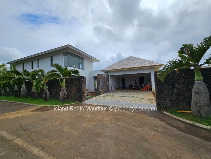 Magnifique villa de luxe haut de gamme dans une résidence sécurisée à Mont Choisy.