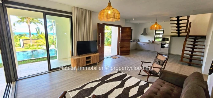To rent: Furnished and equipped house of 237 m² on a plot of 1500 m² at Baie du Cap
