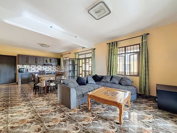 6 Bedroom House
