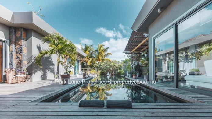Exquisite furnished modern RES villa in the heart of Tamarin